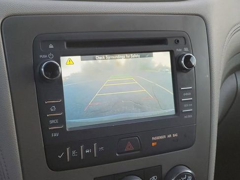 Used 2014 Chevrolet Traverse LS image 20