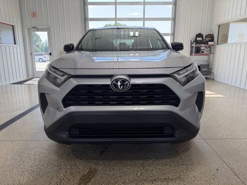 Used 2023 Toyota RAV4 LE AWD/4WD image 7