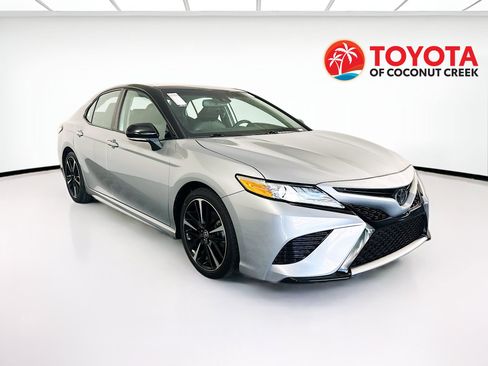 Used 2020 Toyota Camry XSE FWD image 1