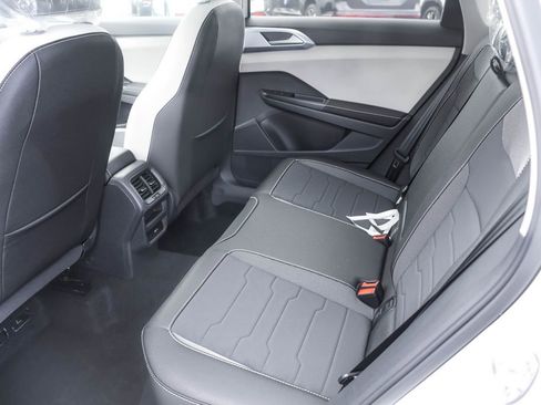 Used 2025 Volkswagen Taos SE image 25