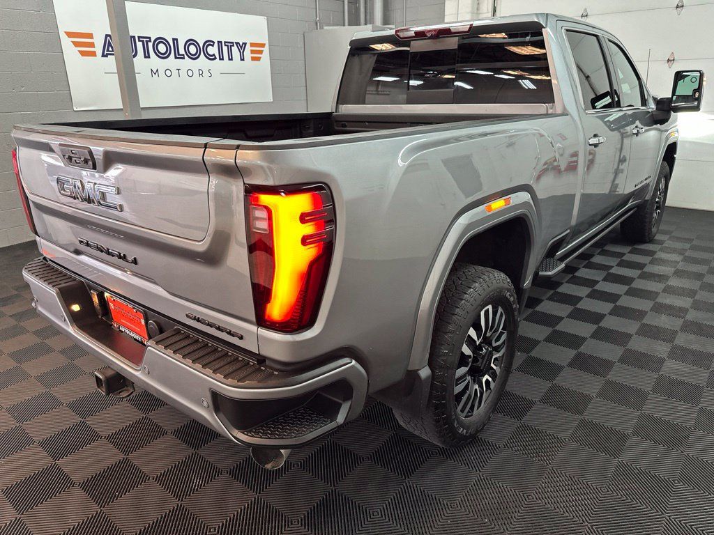 Used 2025 GMC Sierra 3500 Denali Ultimate AWD/4WD image 9