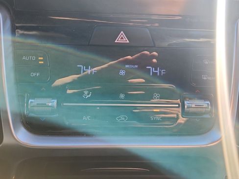 Used 2021 Kia Sorento S w/ Panoramic Sunroof Package image 19