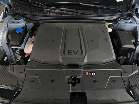 New 2026 Hyundai Ioniq 5 SEL image 12