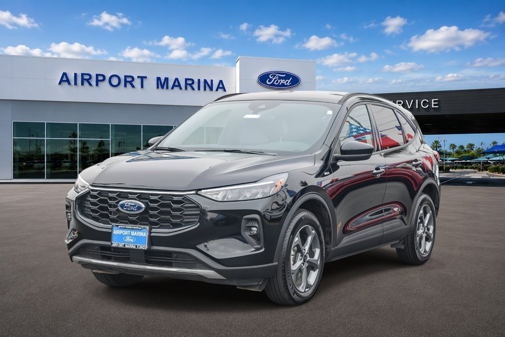 Certified 2025 Ford Escape ST-Line Select AWD/4WD image 4