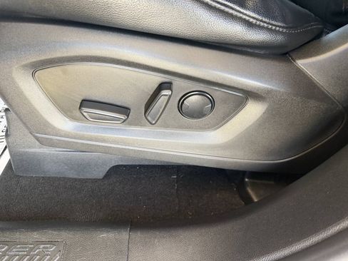 Used 2020 Ford Explorer XLT w/ Equipment Group 202A RWD image 27