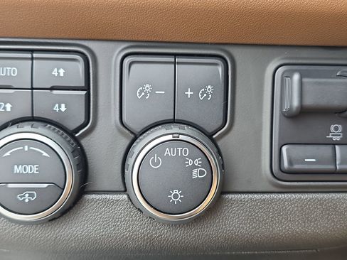 Used 2022 Chevrolet Tahoe High Country image 31