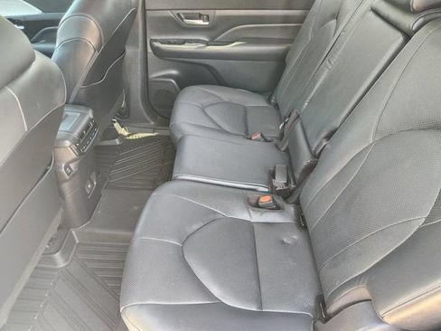 Used 2024 Toyota Grand Highlander FWD image 30