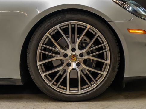 Certified 2023 Porsche Panamera 4 Platinum Edition AWD/4WD image 14