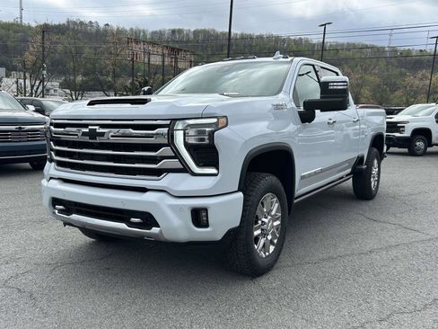 New 2026 Chevrolet Silverado 2500 High Country w/ High Country Premium Package AWD/4WD image 7