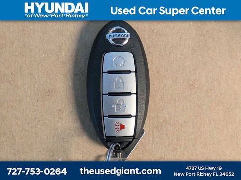 Used 2021 Nissan Rogue Sport SV image 34