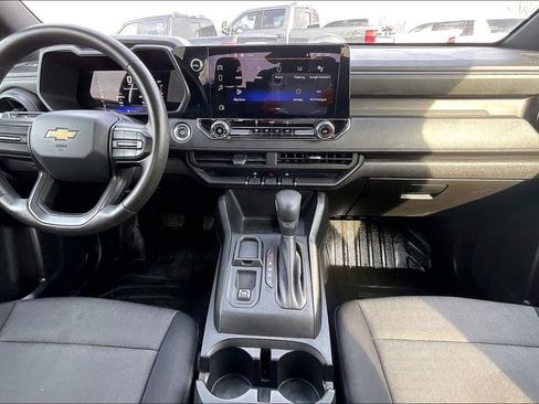 Used 2023 Chevrolet Colorado W/T image 10