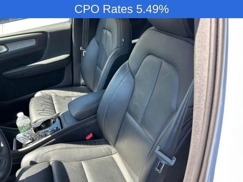 Used 2024 Volvo XC40 B5 Plus w/ Climate Package AWD/4WD image 4