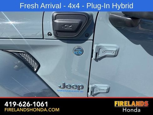 Used 2024 Jeep Wrangler Unlimited w/ Convenience Group AWD/4WD image 12