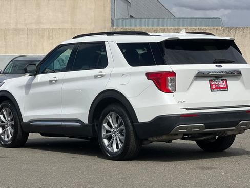 Used 2021 Ford Explorer XLT w/ Equipment Group 202A image 7