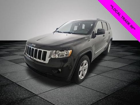 Used 2011 Jeep Grand Cherokee Laredo AWD/4WD image 3
