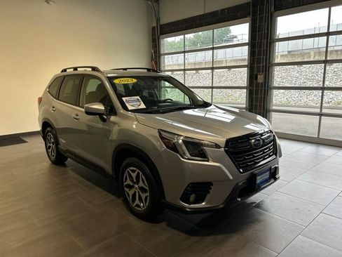 Used 2023 Subaru Forester Premium AWD/4WD image 7