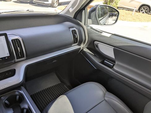 Certified 2025 Ford Expedition Max Active image 18