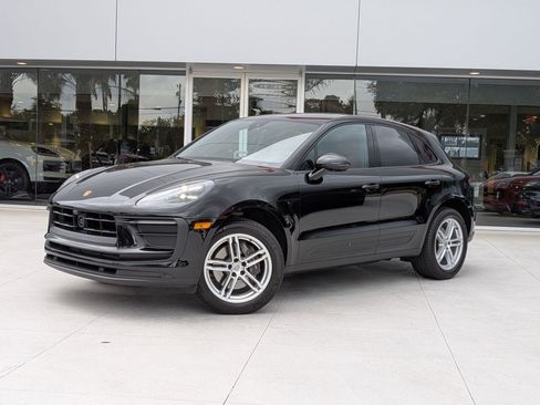 Certified 2025 Porsche Macan AWD/4WD image 1