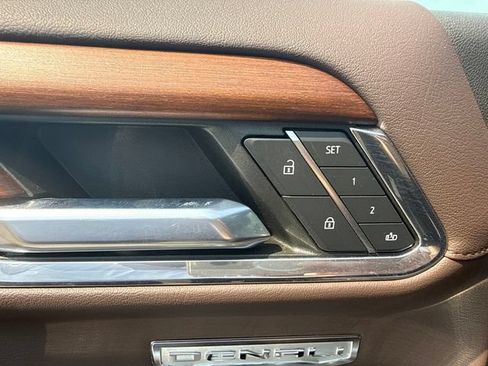 Used 2023 GMC Sierra 1500 Denali w/ Denali Reserve Package AWD/4WD image 22