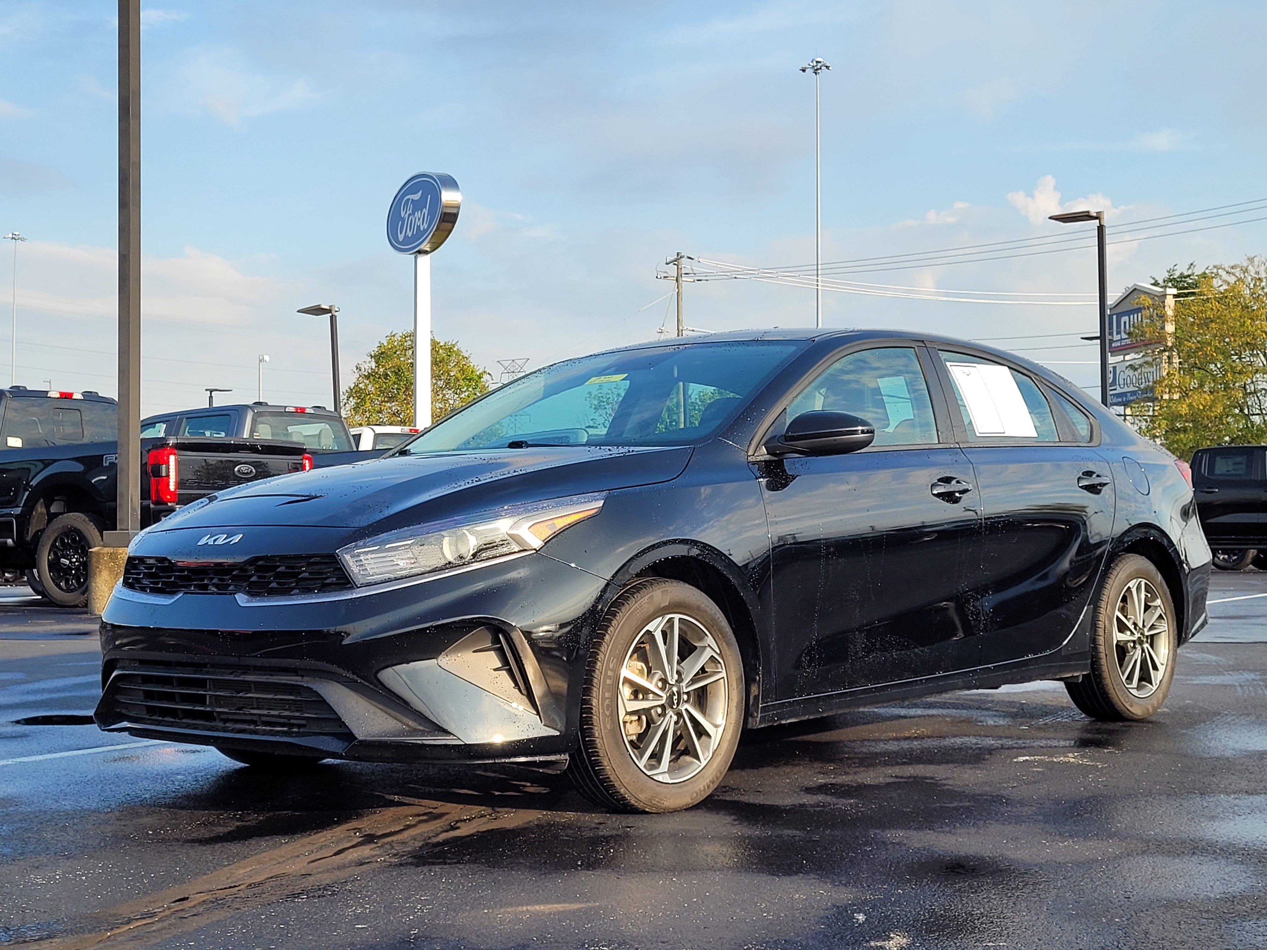 Used 2023 Kia Forte LXS FWD image 8