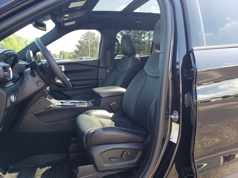 Used 2021 Ford Explorer ST w/ Equipment Group 401A AWD/4WD image 31