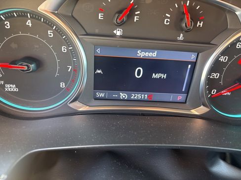 Used 2023 Chevrolet Traverse LT image 16