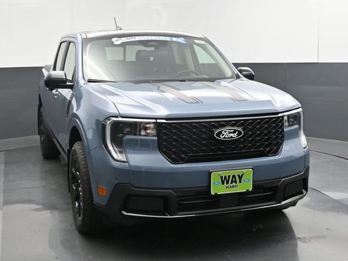 New 2025 Ford Maverick Lariat w/ Black Appearance Package image 9