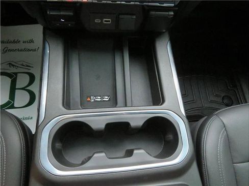 Used 2021 Chevrolet Silverado 1500 LTZ w/ Technology Package AWD/4WD image 9