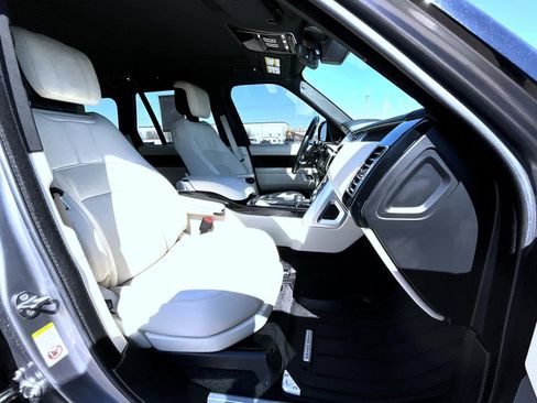 Used 2021 Land Rover Range Rover Westminster Edition image 16