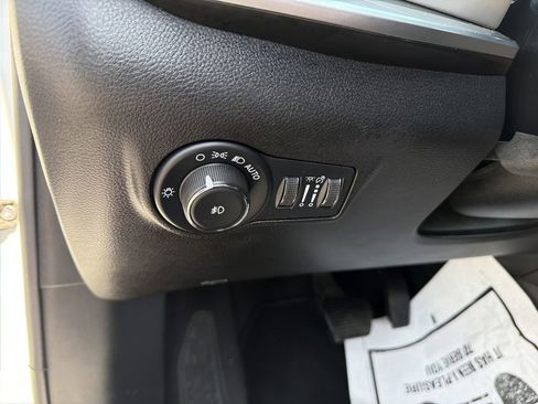 Used 2025 Jeep Compass Limited AWD/4WD image 18