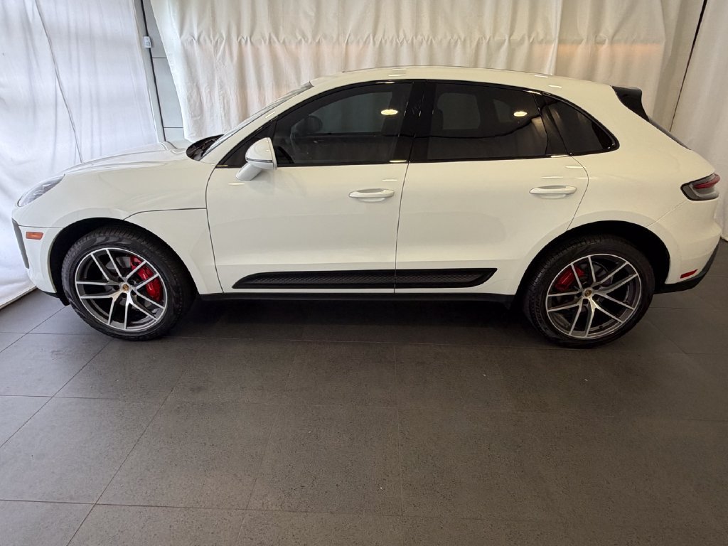 Certified 2022 Porsche Macan S AWD/4WD image 2