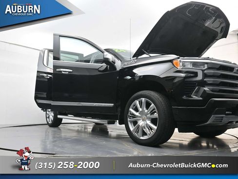 Used 2024 Chevrolet Silverado 1500 High Country w/ High Country Premium Package image 32