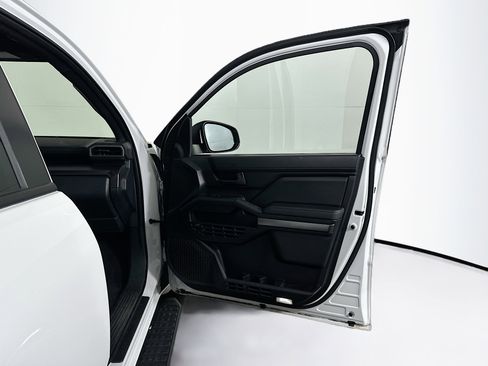 Used 2025 Toyota 4Runner SR5 image 30