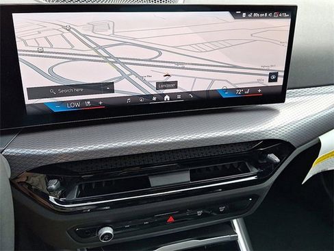 Certified 2025 BMW 330i xDrive Sedan w/ Convenience Package image 12