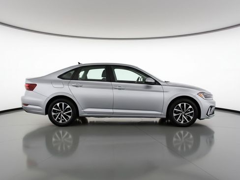 Used 2025 Volkswagen Jetta S image 11