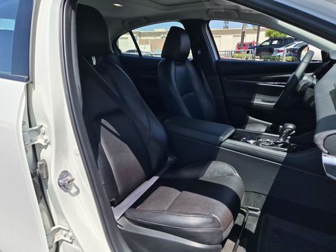 Used 2019 MAZDA MAZDA3 AWD Sedan w/ Preferred Package image 31