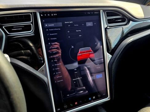 Used 2017 Tesla Model X 75D AWD/4WD image 42