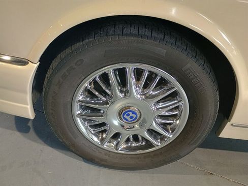 Used 1999 Bentley Azure RWD image 26