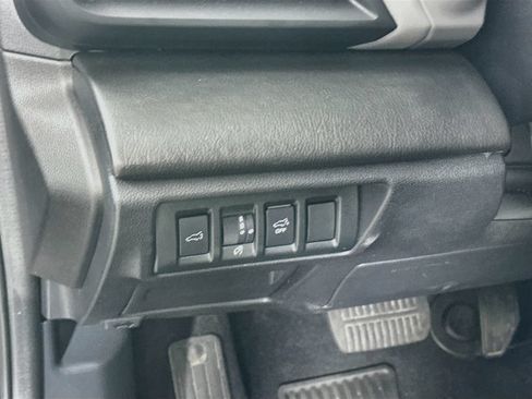 Used 2024 Subaru Outback Premium AWD/4WD image 15
