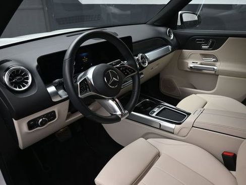 Certified 2025 Mercedes-Benz GLB 250 image 19