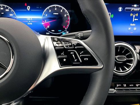 Used 2026 Mercedes-Benz GLA 250 image 21