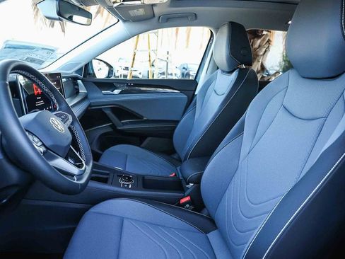 New 2026 Volkswagen Tiguan SE image 27