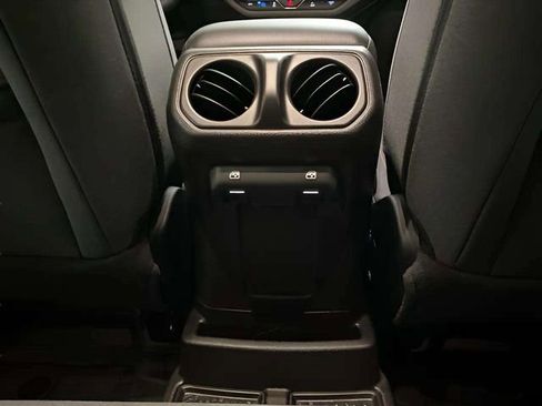 Used 2024 Jeep Wrangler Unlimited image 74