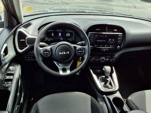 Used 2023 Kia Soul LX w/ Option Group 015 FWD image 7