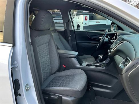 Used 2022 Chevrolet Equinox LT image 11