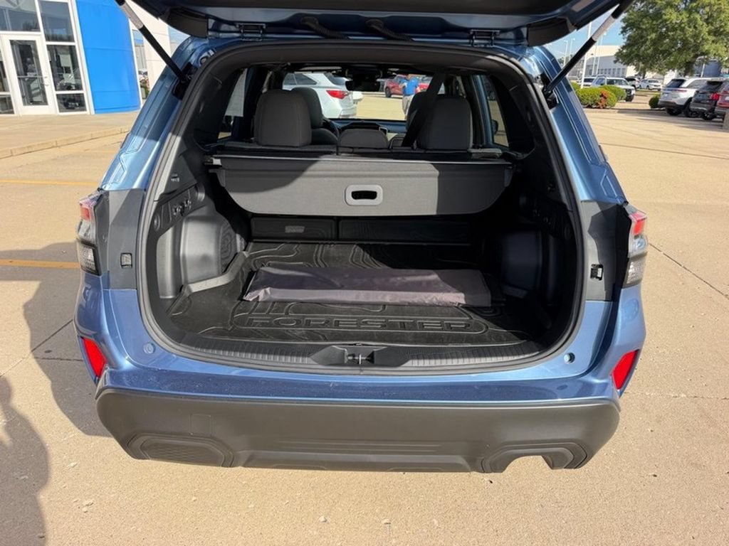 Used 2025 Subaru Forester Premium w/ Convenience Package #1 AWD/4WD image 4