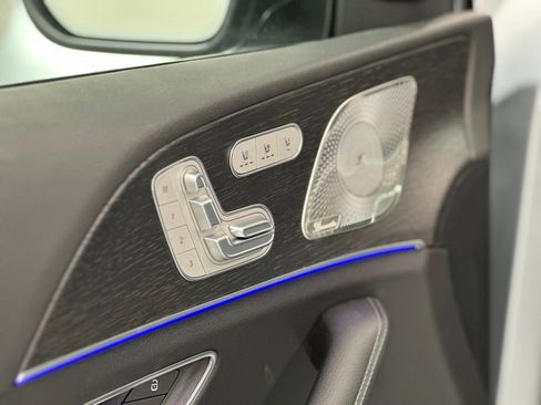 New 2026 Mercedes-Benz GLS 450 4MATIC image 9