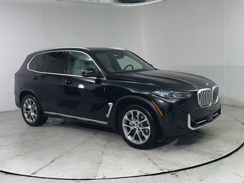 Used 2024 BMW X5 xDrive40i w/ Premium Package image 8
