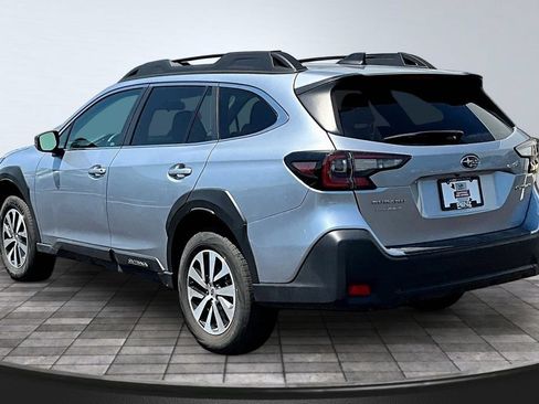 Used 2024 Subaru Outback Premium AWD/4WD image 4