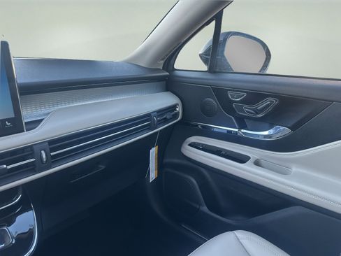 New 2026 Lincoln Corsair Premiere image 16